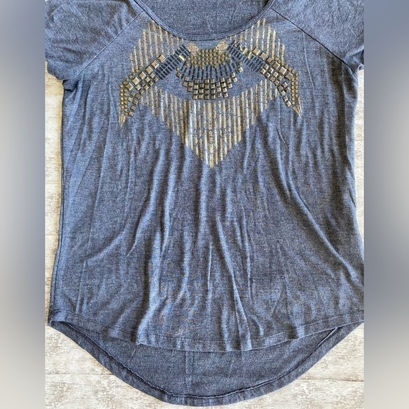 I JEANS BY BUFFALO GREY EMBELISHED GREY SHORT SLEEVE HIGH LOW HEM
TSHIRT SIZE M - Picture 5 of 8